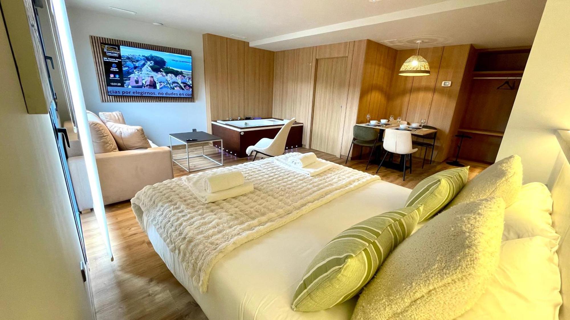 Deluxe Apartment