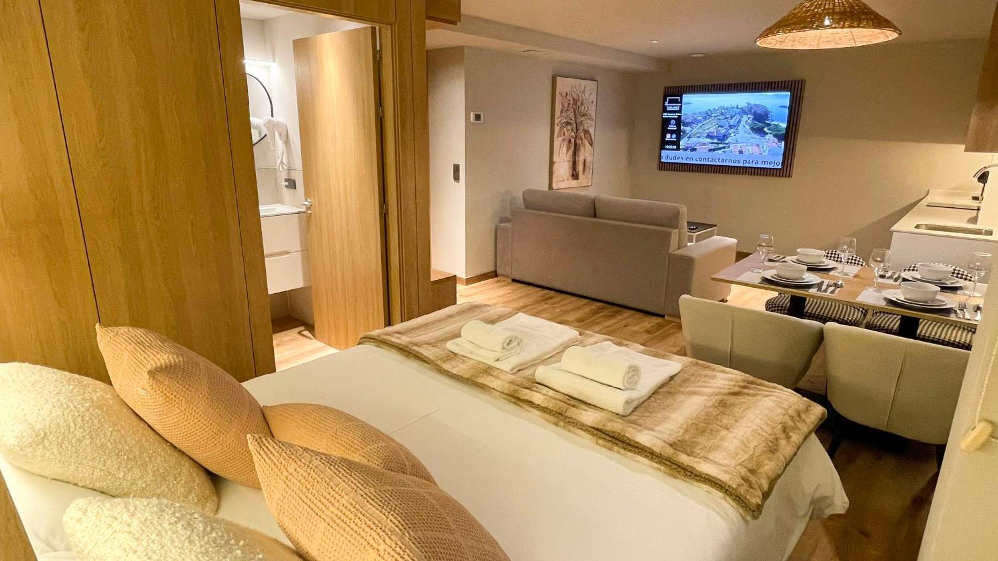 Deluxe Apartment *
