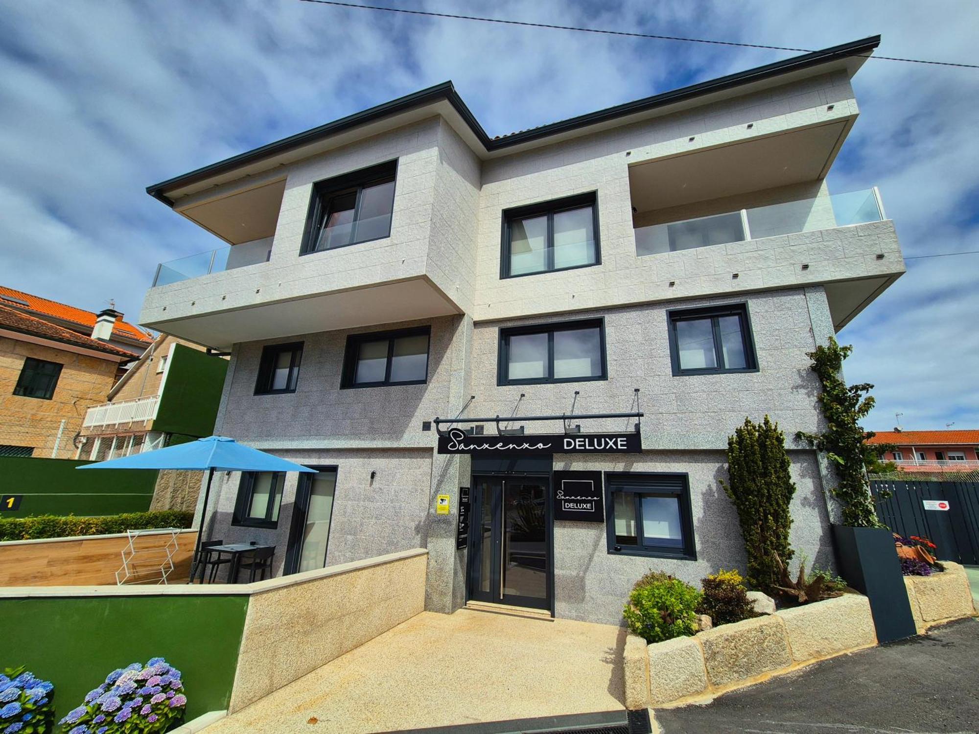 Apartment Deluxe *